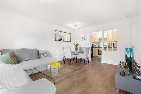 2 bedroom flat for sale, Chelmsford Road, Dunmow, Essex