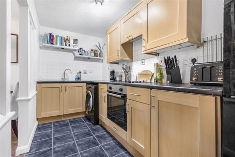 2 bedroom flat for sale, Chelmsford Road, Dunmow, Essex