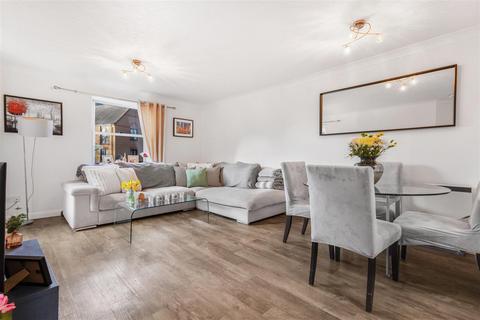 2 bedroom flat for sale, Chelmsford Road, Dunmow, Essex