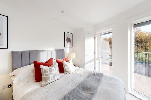 3 bedroom apartment to rent, Millet Place, Pontoon Dock London E16
