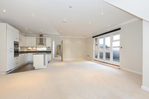 undefined, Windlesham,  Surrey,  GU20