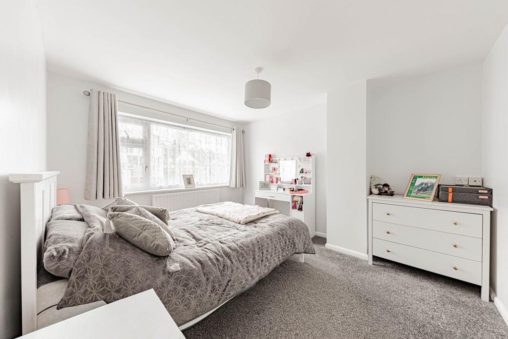 Main Bedroom (2)