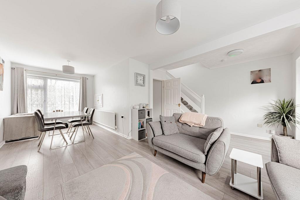 Living/Dining Room (2)