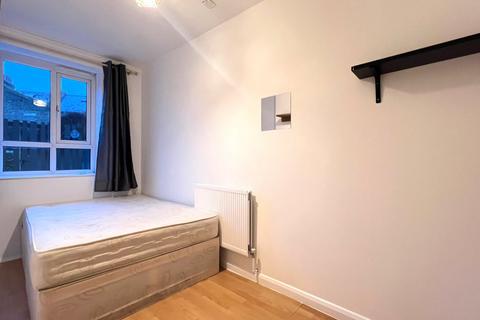 2 bedroom flat to rent, William Morris House, Margravine Road, London, W6