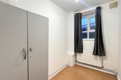 2 bedroom flat to rent, William Morris House, Margravine Road, London, W6