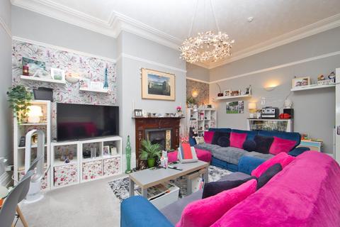 2 bedroom flat for sale, Castle Hill Avenue, Folkestone, Kent, CT20