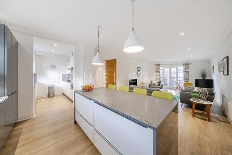 3 bedroom apartment for sale, Leathermarket Court, London, SE1