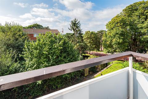 5 bedroom flat to rent, Bessborough Road, Roehampton SW15