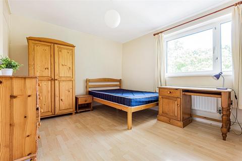 5 bedroom flat to rent, Bessborough Road, Roehampton SW15