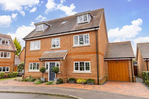 5 bedroom detached house for sale, Beacon Rise, East Grinstead RH19