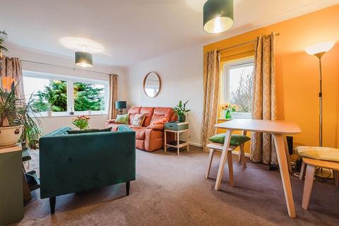 2 bedroom apartment for sale, Harcourt Close, Urmston, Manchester, M41