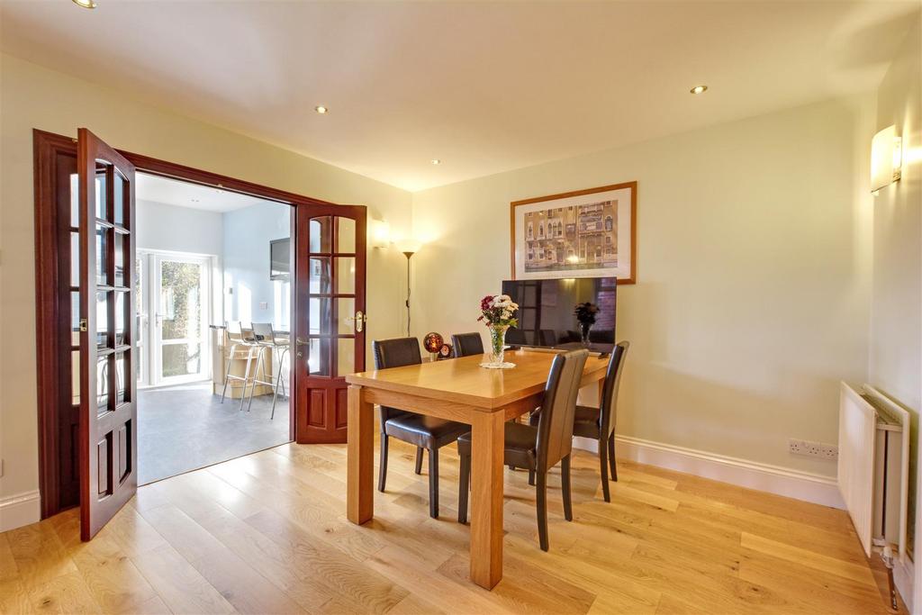 Dining Room 1.jpeg