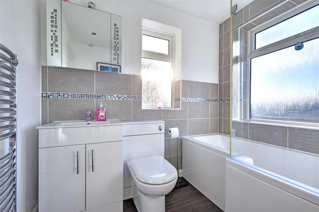 Bathroom 2.jpeg