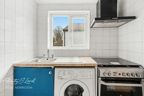 2 bedroom flat for sale, Beaconsfield Road, LONDON