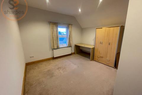 1 bedroom in a house share to rent, Front double room Robinson Road, London