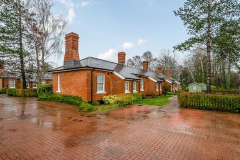 2 bedroom bungalow for sale - Osborne Quarters, Royal Victoria Country Park, Netley Abbey, Southampton, SO31