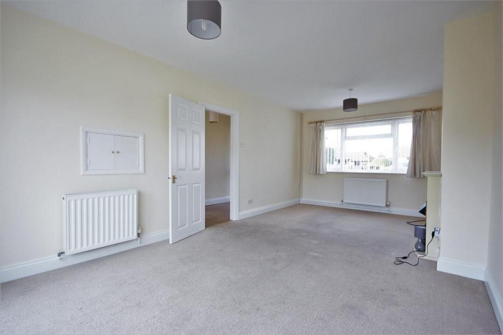 Living/Dining Room (