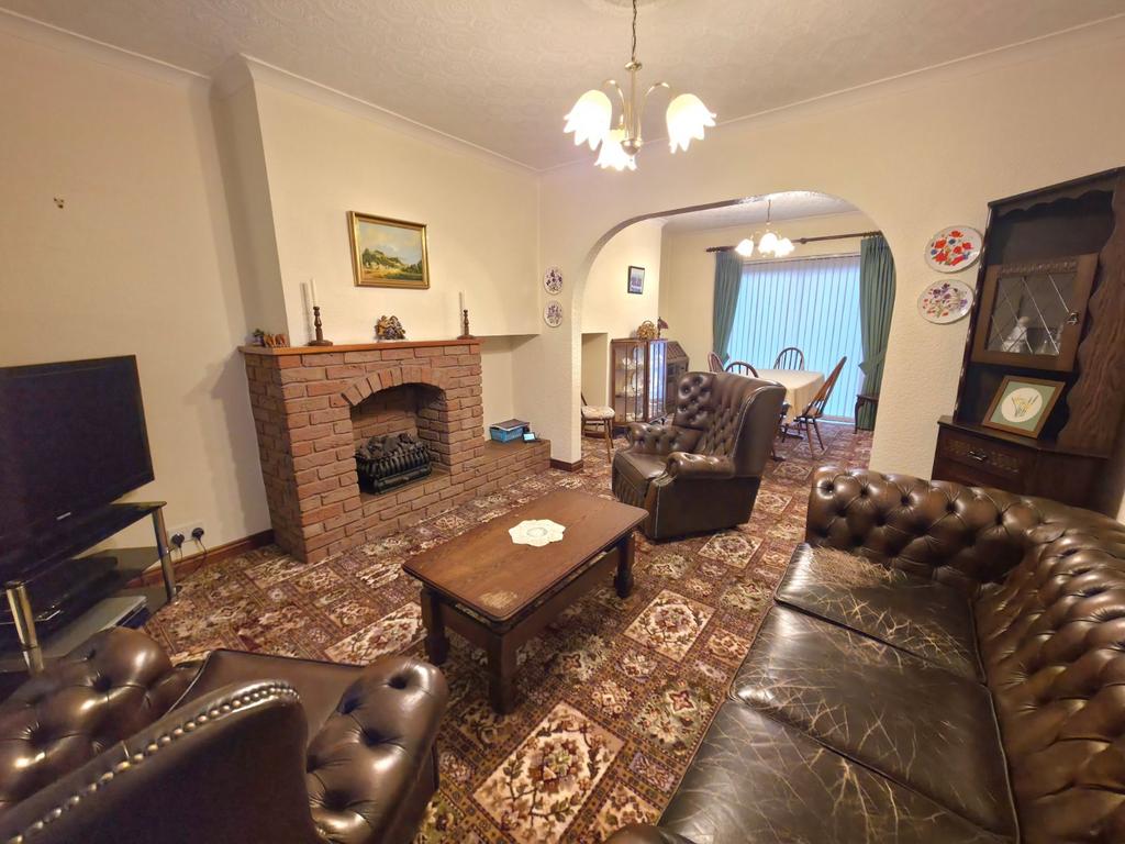 Lounge/Dining Room
