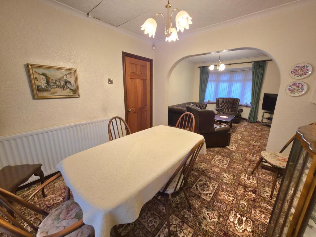 Lounge/Dining Room