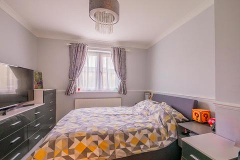 1 bedroom ground floor flat for sale, Lesney Gardens, Rochford SS4