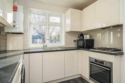 2 bedroom end of terrace house for sale, Eastcombe Avenue, London SE7