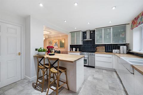 5 bedroom detached house for sale, Shoveller Drive, Telford TF1