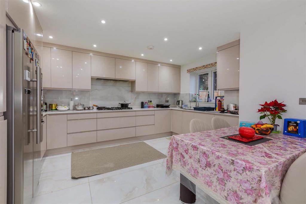 1 Brook Crescent-12.jpg