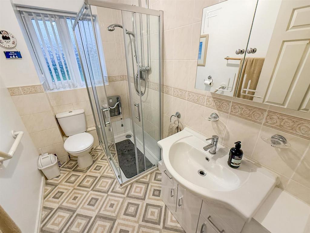 Bathroom/Shower Room