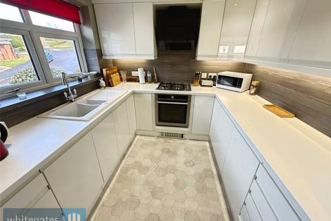 3 bedroom bungalow for sale, Sunningdale Avenue, Darton, S75