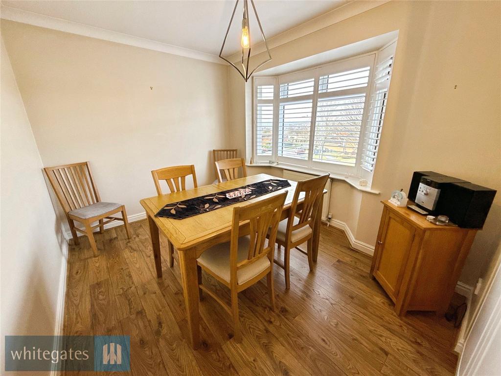 Bedroom/Dining Room