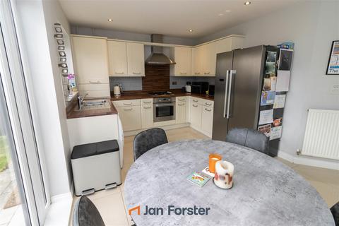 4 bedroom detached house for sale, Cloverfield, West Allotment, Newcastle Upon Tyne