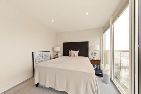 1 bedroom flat for sale, Quadrant Walk, London E14