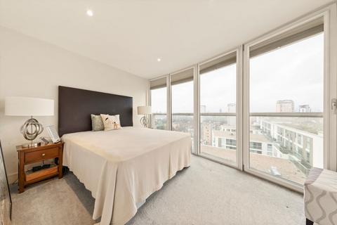 1 bedroom flat for sale, Quadrant Walk, London E14