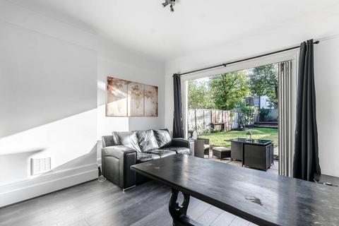 2 bedroom maisonette to rent, Rossiter Road, Balham, London, SW12