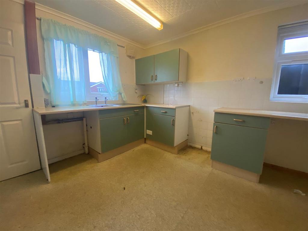 Kitchen 1.jpg