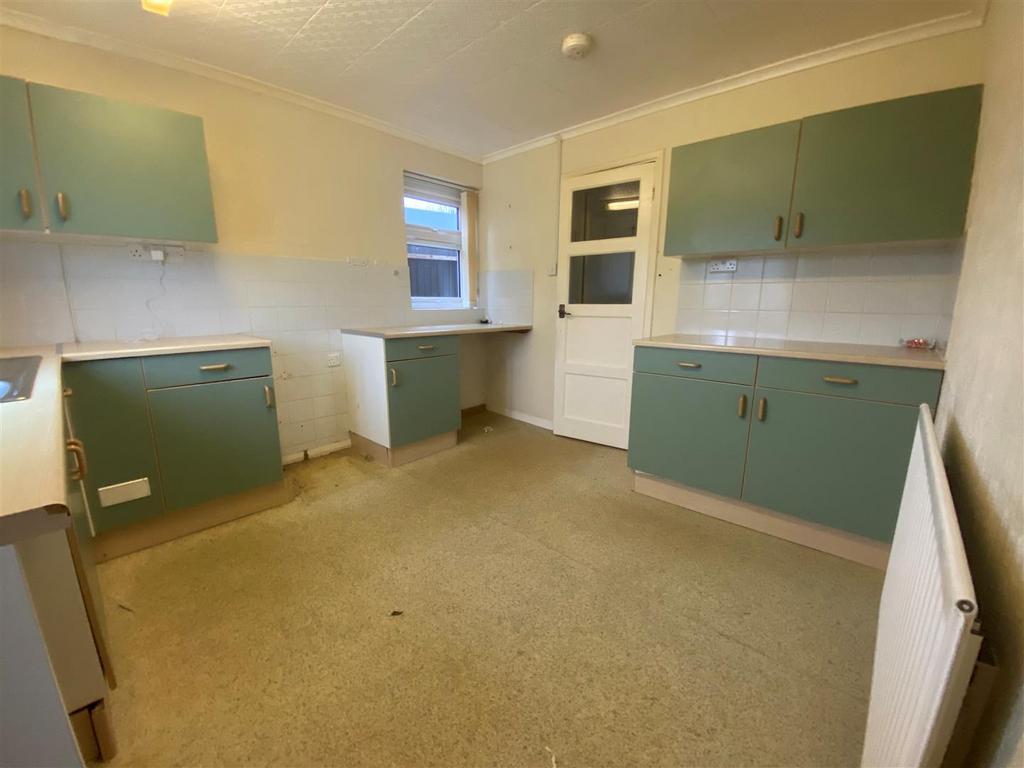 Kitchen 3.jpg