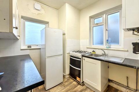 2 bedroom flat for sale, 2B Tudor Parade, High Road, Romford, Essex, RM6 6PS