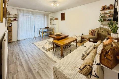 2 bedroom semi-detached bungalow for sale, Halford St, Syston, Leicestershire. LE7 1PH