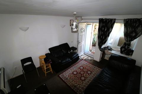 undefined, Beaulieu Close, Hounslow TW4