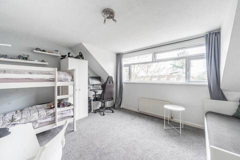 2 bedroom maisonette for sale, Cherrycroft Gardens, Pinner, HA5