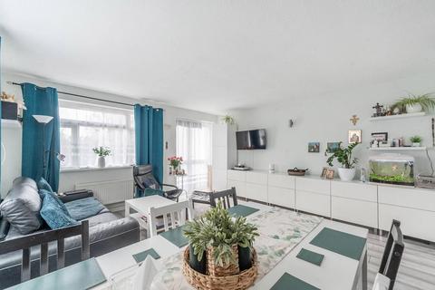 2 bedroom maisonette for sale, Cherrycroft Gardens, Pinner, HA5