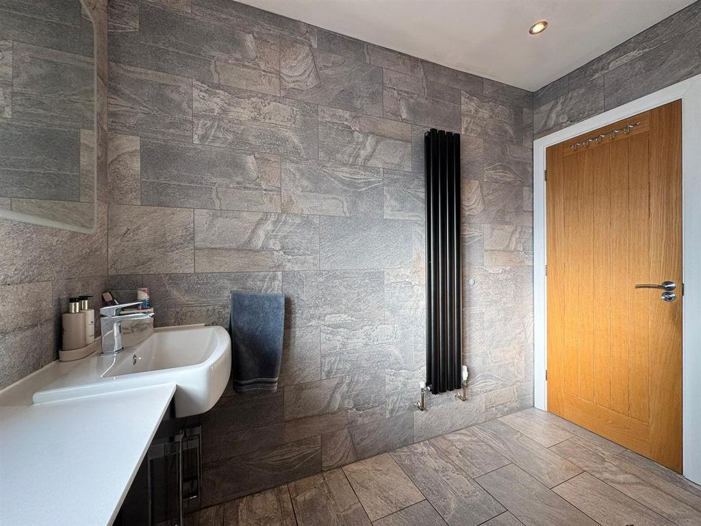 Shower room (2).jpeg