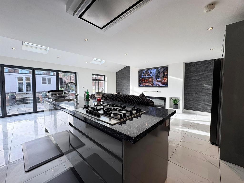 Kitchen (1).jpeg