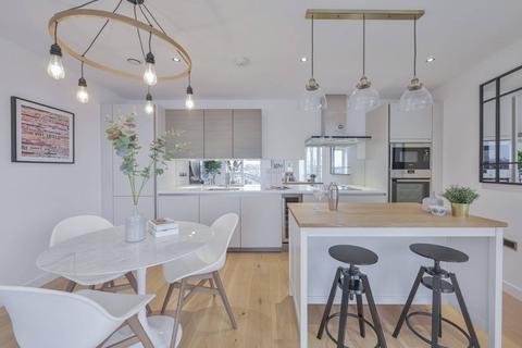 2 bedroom flat for sale, Glenbrook Apartments, Hammersmith, London, W6