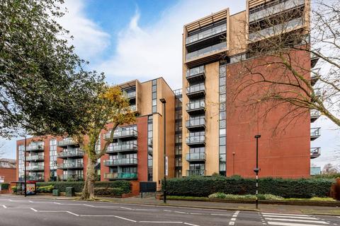 undefined, London Road, Isleworth, TW7