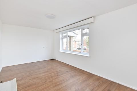 2 bedroom semi-detached house to rent, Kingfisher Road, Larkfield, Aylesford