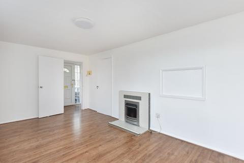 2 bedroom semi-detached house to rent, Kingfisher Road, Larkfield, Aylesford