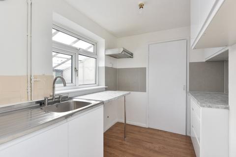 2 bedroom semi-detached house to rent, Kingfisher Road, Larkfield, Aylesford