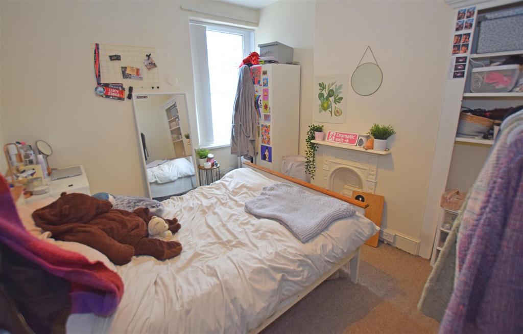 Bedroom1.jpg