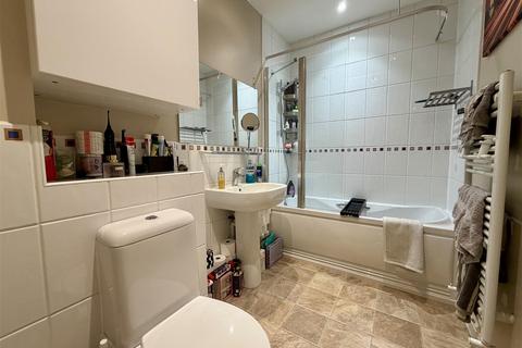 undefined, London Road, Gloucester, GL1